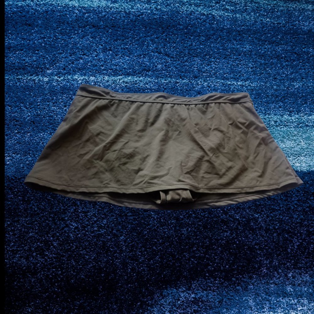 LIZ CLAIBORNE ACTIVE SKIRT/BIKINI COMBO